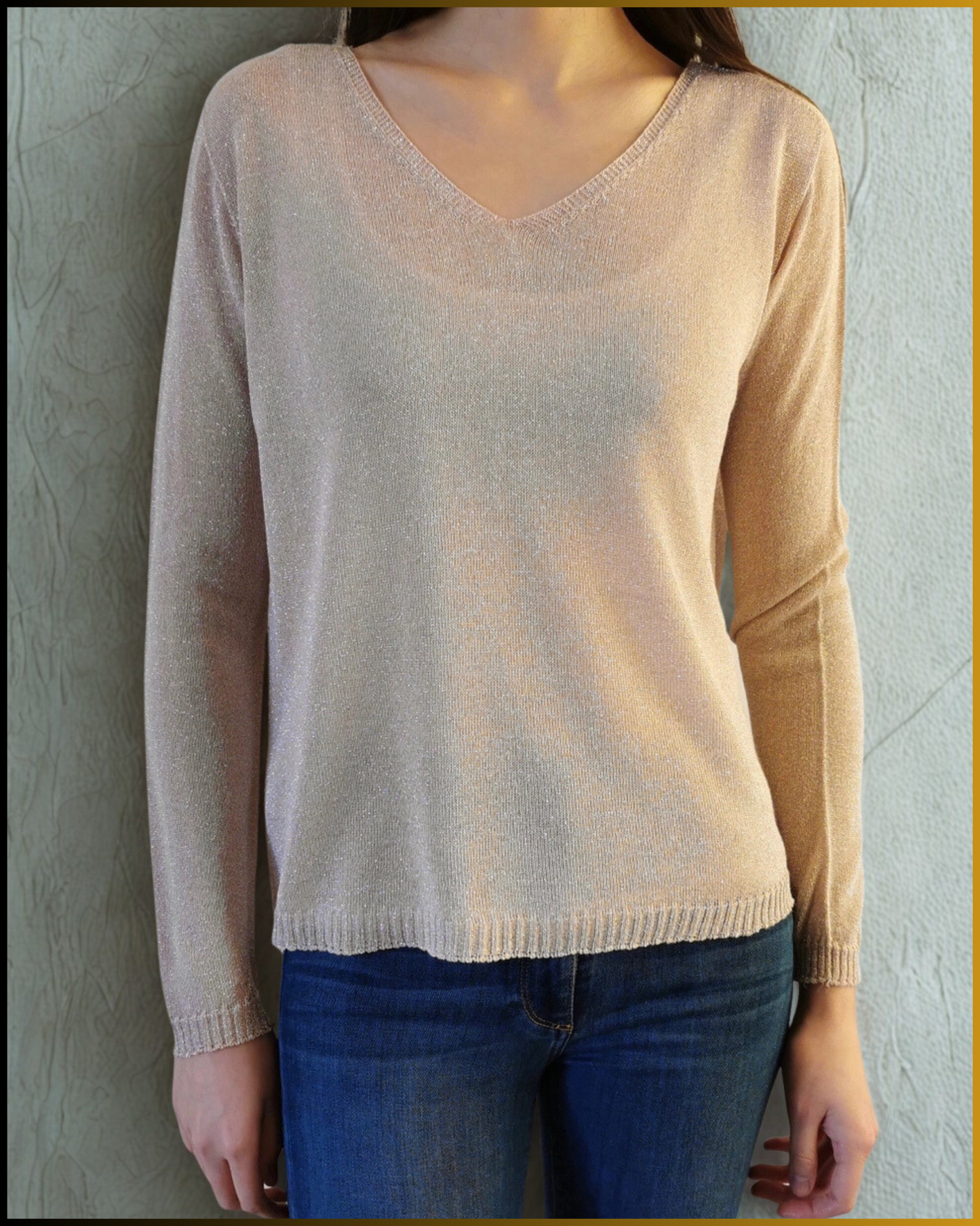 Maglia leggera in lurex con scollo a V