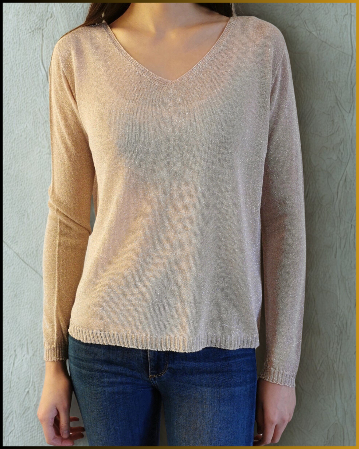 Maglia leggera in lurex con scollo a V