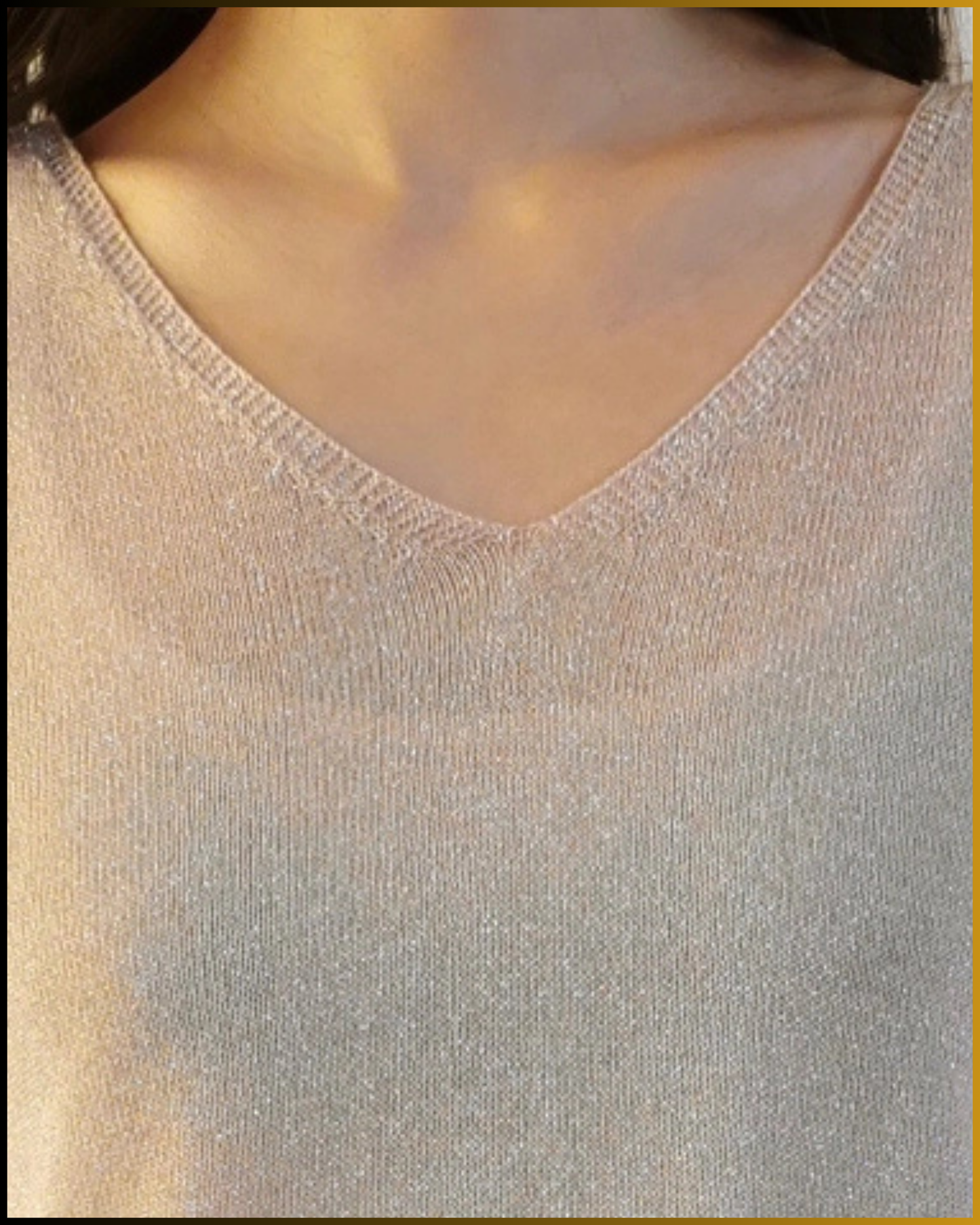 Maglia leggera in lurex con scollo a V