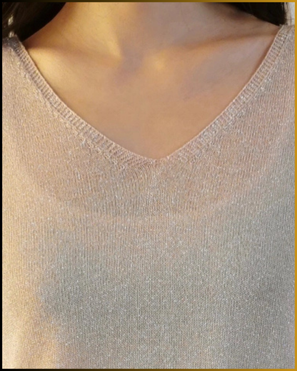 Maglia leggera in lurex con scollo a V