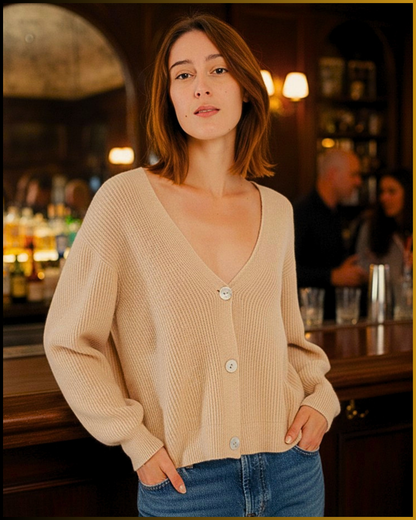 Cardigan corto a coste con bottoni in madreperla