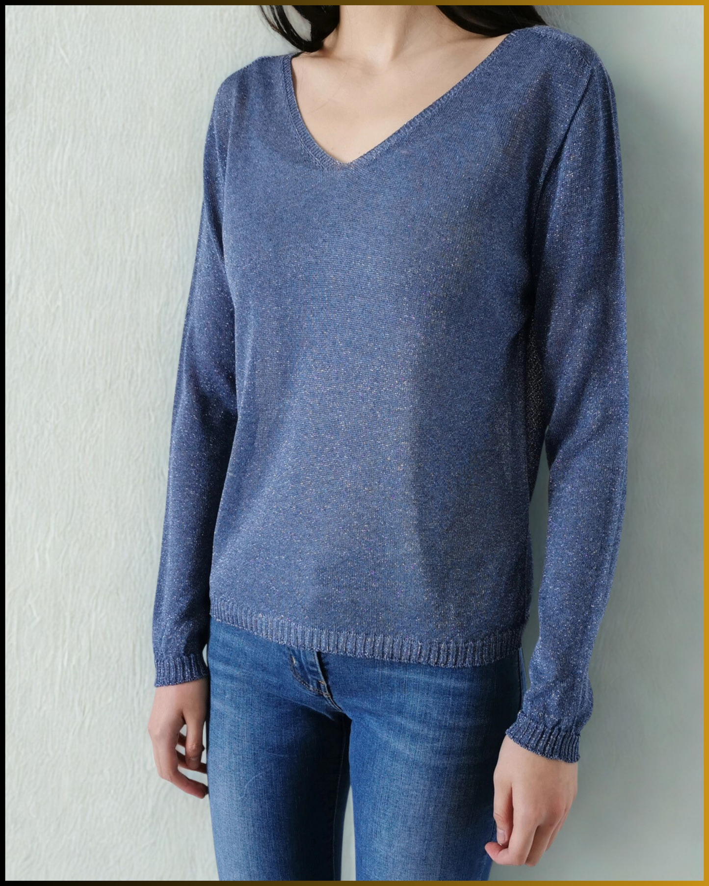 Maglia leggera in lurex con scollo a V